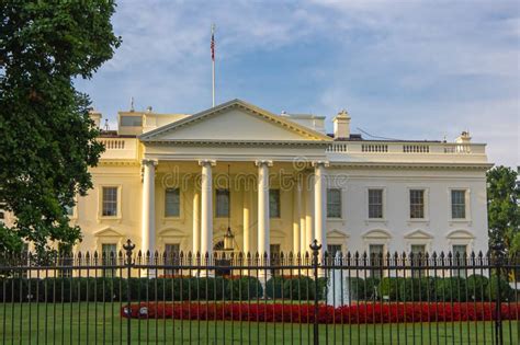 Sunrise Light on the Front Entrance of White House, Presidential ...