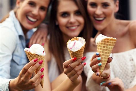 30 Clever Ice Cream Puns For Every Scoop, Because You Don't Play Flavorites | Ice cream puns ...