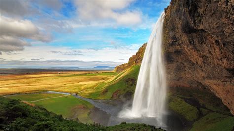 Seljalandsfoss Waterfall