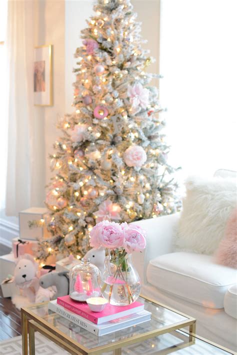 How to Decorate the Perfect Pink Christmas Tree - The Pink Dream