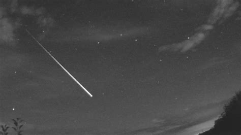 What is a meteor, also known as a 'shooting star'? - CBBC Newsround