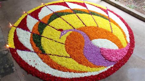 Easy Pookalam Designs for Onam 2019: Simple Floral Rangoli Designs & Patterns to Decorate Home ...