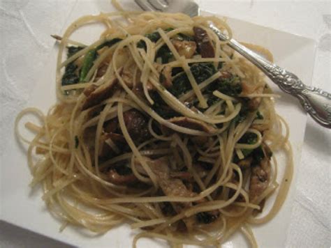 angel-hair-rice-pasta-with-spinach-shiitake-mushrooms-roasted-garlic ...