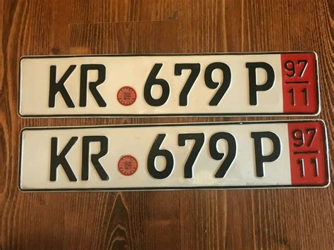 GERMANY LICENSE PLATE RED TEMPORARY PAIR KR 679 P ( Krefeld / Nordrhein ...