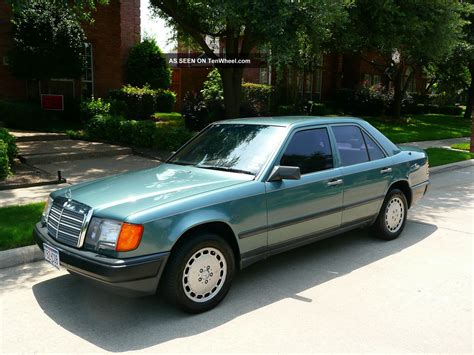 1986 Mercedes - Benz : 300 - Series 4 - Door 5 Passenger Sedan