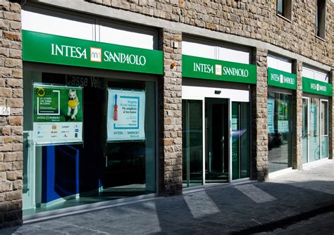 Intesa Sanpaolo achiziţionează reţeaua Veneto Banca din România