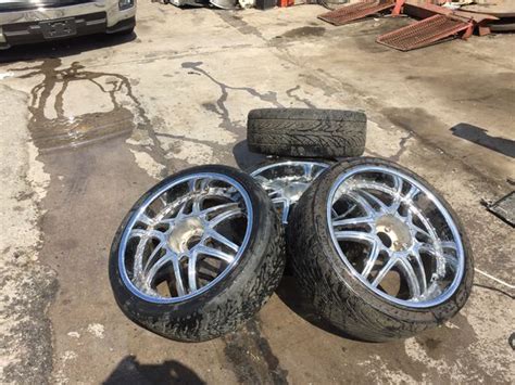 22” wheels and tires 5 lug 265/35/22 for Sale in Dallas, TX - OfferUp