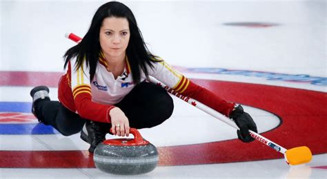 Defending champion Kerri Einarson secures Scotties playoff berth