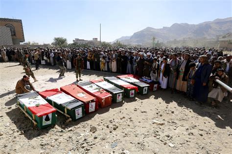 Airstrikes in Yemen Kill 68 Civilians in a Single Day - The New York Times