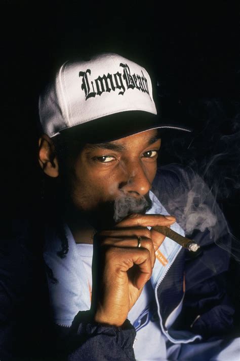 Snoop Dogg’s blunt roller reveals number of joints he smokes