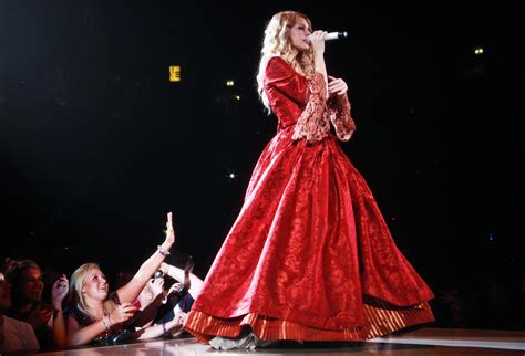 Fearless Tour 2009 Promotional Photos - Taylor Swift Photo (22397294 ...