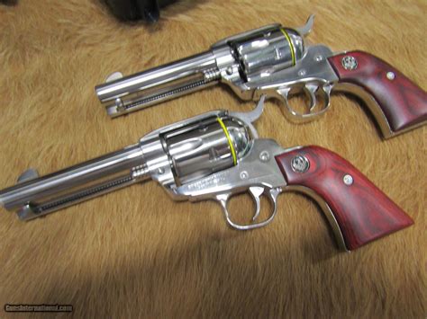 Ruger Vaquero 357 Magnum SS 4 5/8” a Pair