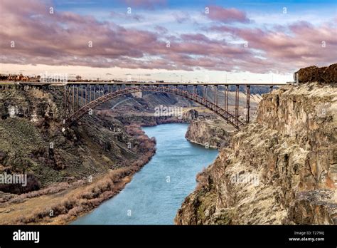 Sunrise over the Perrine bridge near Twin Falls Idaho Stock Photo - Alamy