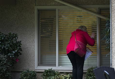 KUOW - The ominous days leading up to the coronavirus outbreak at Life Care Center in Kirkland