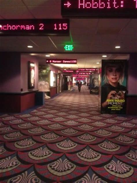 Rave Movie Theater/Cinemas in Manchester Connecticut - Picture of Rave ...