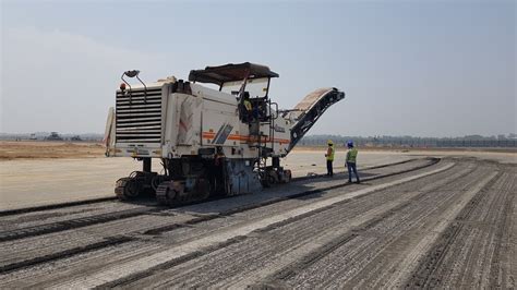 Asphalt Milling Machine - YouTube