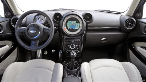 2013 MINI Cooper S Paceman - Interior | Caricos