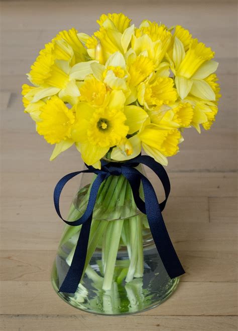 Daffodil Arrangements and Bouquet Ideas