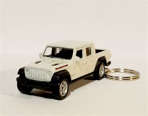 Diecast Jeep Gladiator Rubicon White Keychain