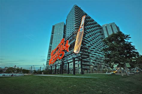 On the Grid : Gantry Plaza State Park