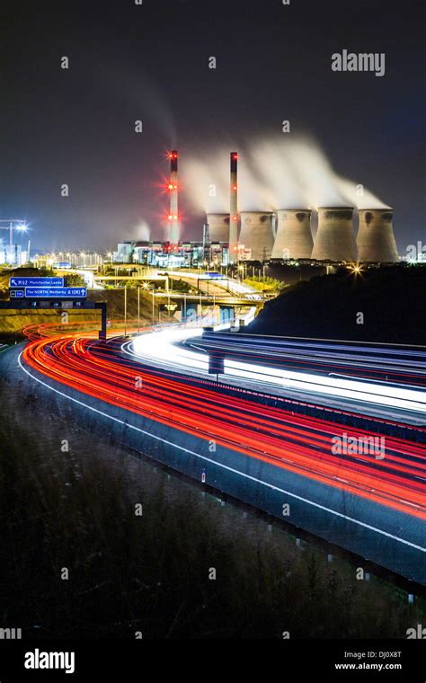 Ferrybridge power station hi-res stock photography and images - Alamy