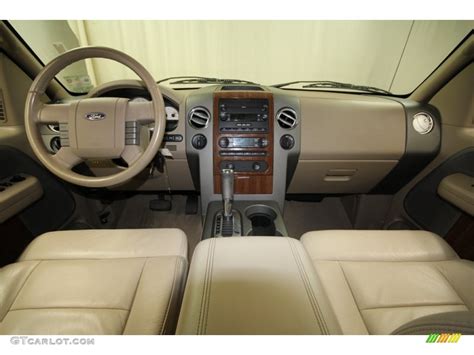 Tan Interior 2004 Ford F150 Lariat SuperCrew 4x4 Photo #71390497 | GTCarLot.com