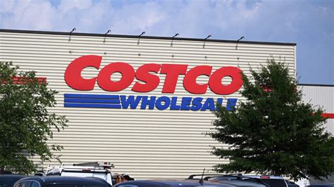 From forklift driver to CEO: Who is incoming Costco boss Ron Vachris?