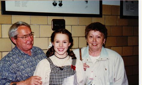 Kristen Bell in High School playing Dorothy in "The Wizard of OZ" (1997 ...