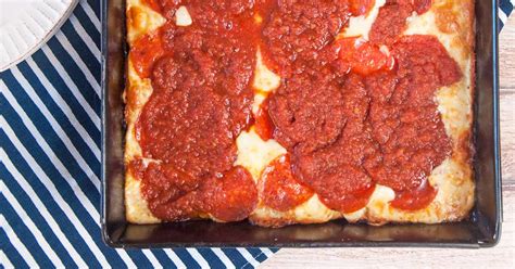 Detroit Style Pizza Recipe - Ramshackle Pantry