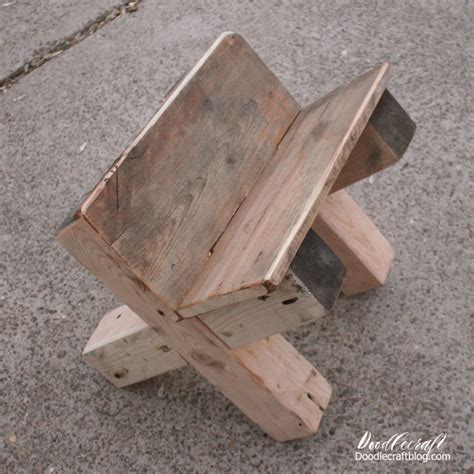 DIY: Build a Wood Manger for a Nativity Prop or Decoration