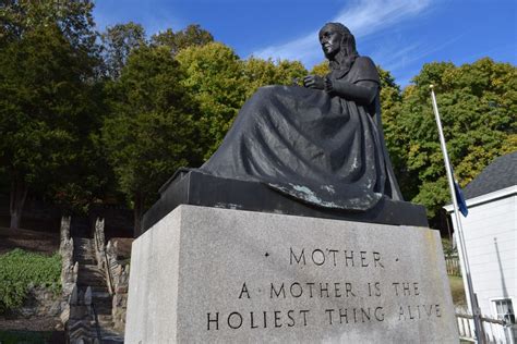 The Whistler’s Mother Statue – Coal mining town honours their mothers ...