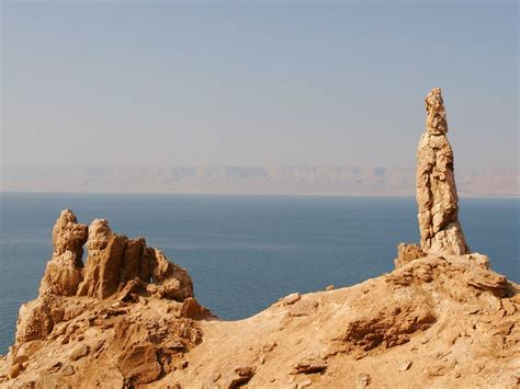 LOT'S WIFE PILLAR OF SALT - THE WORLD'S FAMOUS SALT SCULPTURE