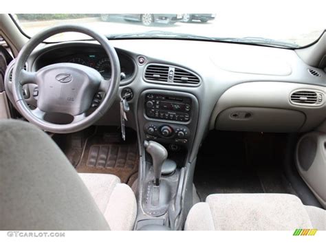 1999 Oldsmobile Alero GLS Sedan Dashboard Photos | GTCarLot.com