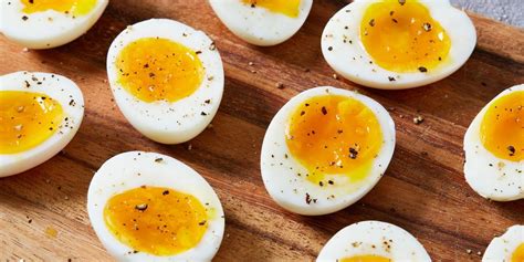 Best Soft Boiled Eggs Recipe - How To Soft Boil An Egg