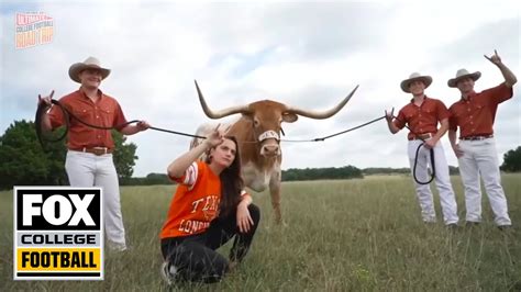 Charlotte Wilder meets Texas Longhorns mascot Bevo | Ultimate College ...