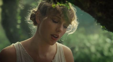 Album Review: Taylor Swift's brand new work folklore