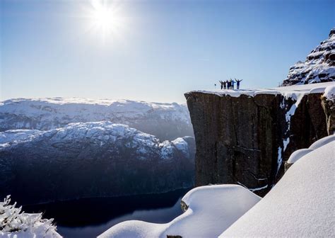 13 Gorgeous Images of Norway’s Fjord Region in Winter