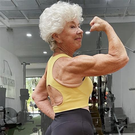 Joan MacDonald: fitness influencer su instagram a 76 anni | Amica