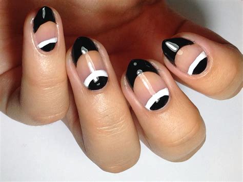 Life in Lacquer: Life in Lacquer Nail Art Challenge:MONOCHROME