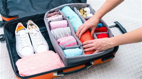 The Best Ways to Pack a Suitcase | Lifehacker