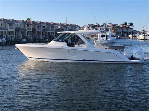 2023 Tiara Sport 38LS Center Console for sale - YachtWorld