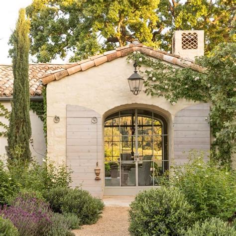 A Provencal style oasis in the countryside of Ojai, California