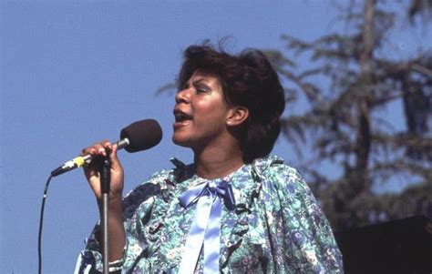 10 Best Minnie Riperton Songs of All Time - Singersroom.com