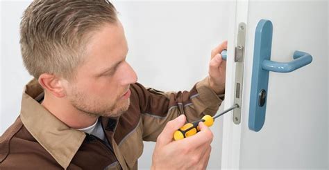 The 10 Best Door Repair Services Near Me (with Free Estimates)