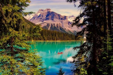 Why You Must Visit Emerald Lake - Yoho National Park - Kellogg Show