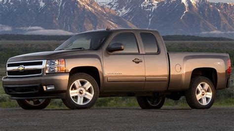 2011 Chevy Silverado Hybrid in Cedar Rapids Iowa Touts Big MPG Numbers