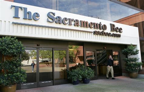 Sacramento Bee: Police Respond To Suspicious Package Report At California Newspaper - Newsweek