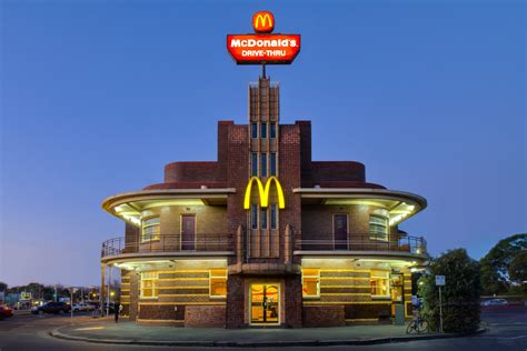 Los 8 McDonald's más impresionantes y originales del mundo ...