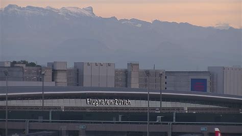 Took this from Zurich airport webcam, these cams are too notch, it ...