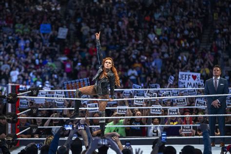 WrestleMania 35: Becky Lynch wins Raw, SmackDown Women's Championships